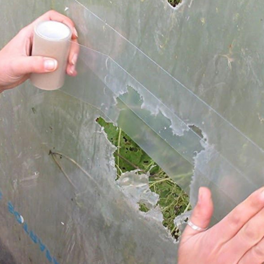 Repara folia solarului tau cu banda pentru reparat